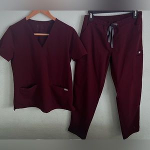 Figs scrub set in maroon